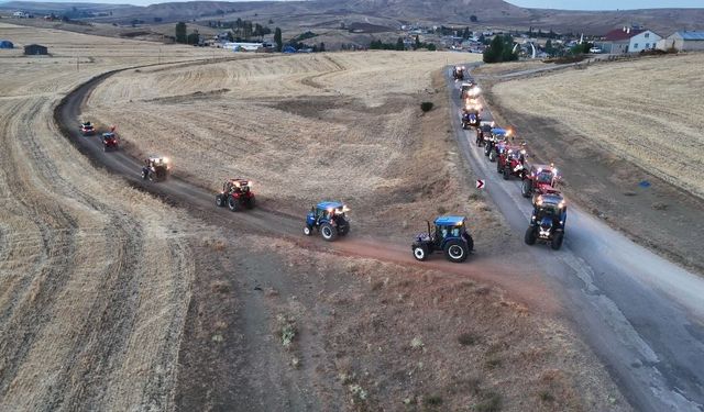 Yıllardır süregelen bir gelenek, traktör konvoyuyla kutlanıyor
