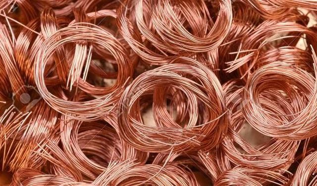 Bakır ve Demir Haftaya Yükselişle Başladı: Sanayi Metalleri Piyasasında Dolar Etkisi