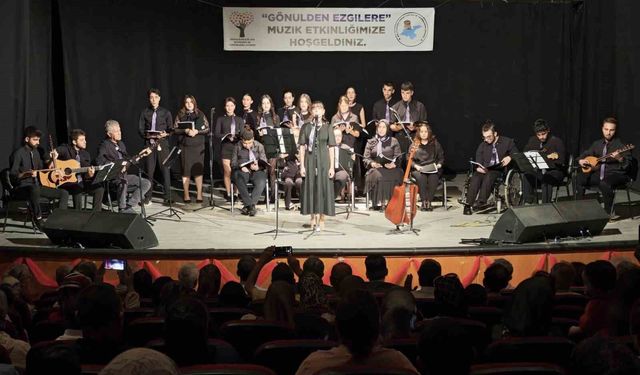 Ahlat'ta Unutulmaz 'Gönülden Ezgilere' Konseri: Özel Bireyler ve Öğrenciler Bir Araya Geldi