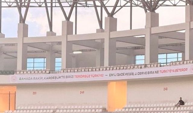Amed-Erzurumspor FK Maçında 'Terörsüz Türkiye' Pankartı Göz Kamaştırdı