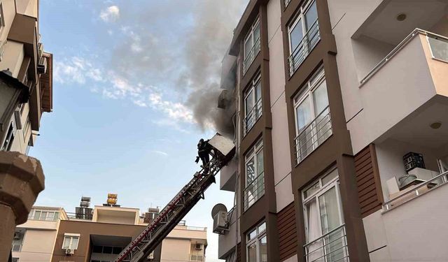 Antalya'da apartman dairesinde yangın felaketi