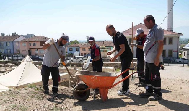 Antik Tiyatro Kazılarına Gönüllü Destek