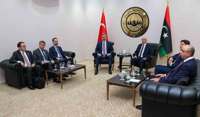 Bakan Fidan, Libya Temsilciler Meclisi Başkanı Salih ile Bingazi'de buluştu