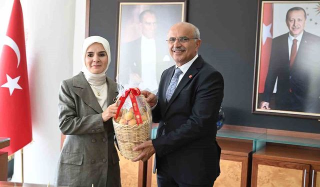 Bakan Göktaş: 'Bölgenin En İyi Kütüphanesi'