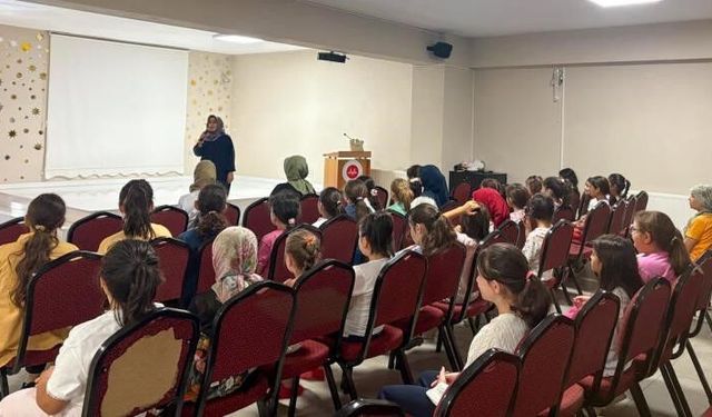 Bilecik'te Yaz Kur'an Kursu'nda Değerler Eğitimi Seminerleri Düzenlendi