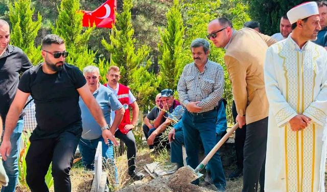 Bolu'da Şehit Ziya Sarpkaya'nın Annesine Veda Töreni Düzenlendi