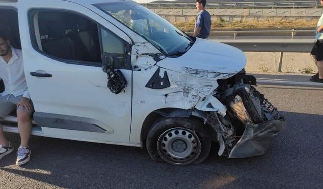 Bursa'da 5 aracın karıştığı zincirleme kaza: 1 yaralı