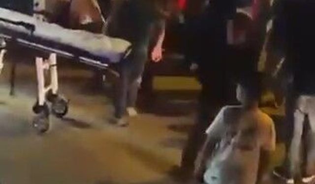 Bursa'da otomobilin çarptığı iki kişi hastaneye kaldırıldı