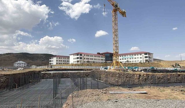 Çapa'da Eğitim ve 50 Bin TL Burs Alacak Öğrenciler İçin Bitlis'te Eğitim Yatırımları Gelişiyor- Video