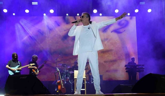 Çelik, Kahramanmaraş'ta unutulmaz bir konser verdi