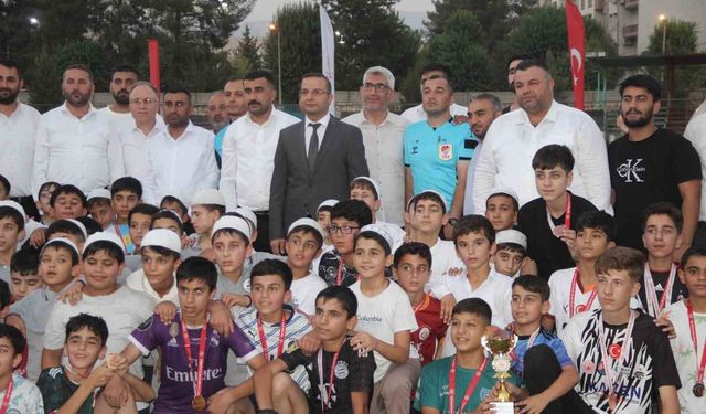 Cizre'de yaz Kur'an kursları futbol turnuvası finalinde zafer