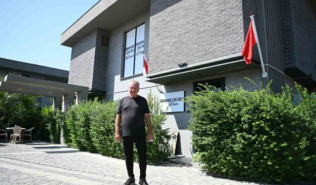 Dedesi ve babasından miras kalan sanatçı ruhunu kızlarına aktaracak- Video