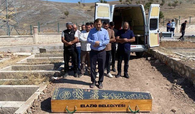 Elazığ'da Yıldırım Düşmesi Sonucu Bir Çocuk Hayatını Kaybetti- Video