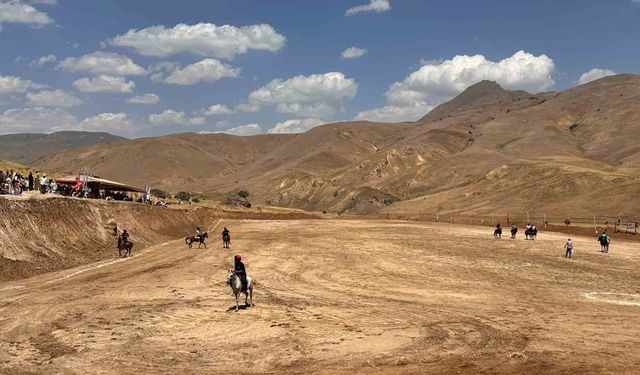 Erciş Kökbörü Takımı Finale Adını Yazdırdı