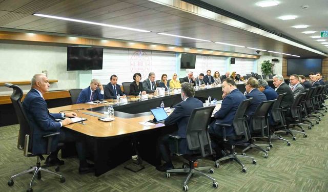 Ersoy, hizmet sektörü temsilcilerini ağırladı