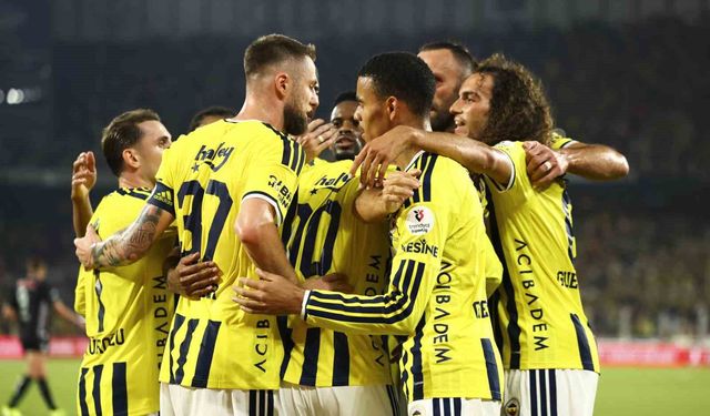 Fenerbahçe, Konyaspor'u 4-2 yenerek sezonun ilk galibiyetini aldı