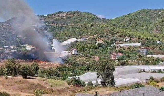 Gazipaşa'da Yangın, Helikopter Pilotunun Dikkatiyle Söndürüldü