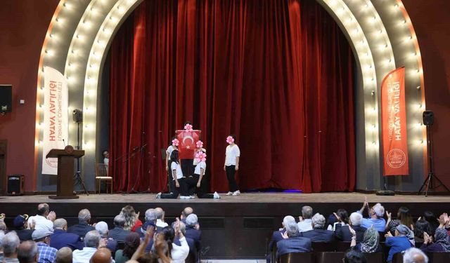 Hatay'da 30 Ağustos Zafer Bayramı'nda çocuklar ve yaşlılar buluştu