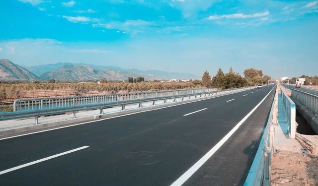 İncirliova'da yeni köprüyle ulaşım kolaylaşıyor
