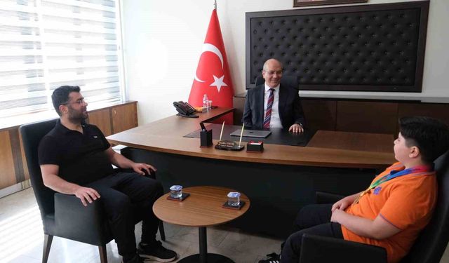 İstanbul'un Genç Matematikçisi Singapur'da Dünya Şampiyonu Oldu