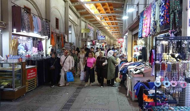 Kahramanmaraş'ta Esnaf Yaz Sezonuyla Yüz Güldürüyor