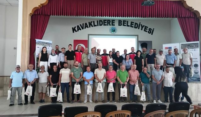 Kavaklıdere'de Ceviz Üreticilerine Yetiştiricilik Eğitimi Verildi