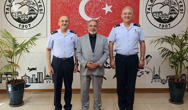 Komutanlar Başkan Yalçın'a veda etti
