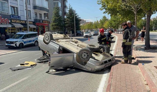 Kontrolden Çıkan Araç Takla Attı, Sürücü Yaralandı- Video