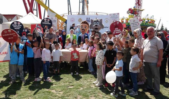 Koruyucu aileler ve çocuklar şenlikte bir araya geldi