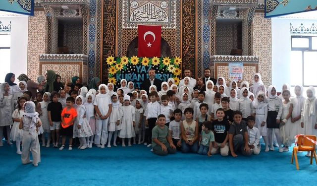 Kütahya'da Yaz Kur'an Kursu Öğrencileri Camide Bir Araya Geldi
