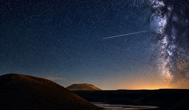 Meke Krater Gölü'nde Perseid Meteor Yağmuru Büyüledi