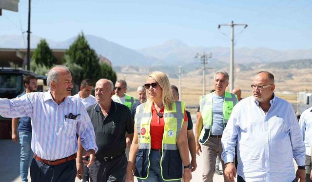 Merkezefendi'de Yol Yenileme Çalışmaları Sürüyor