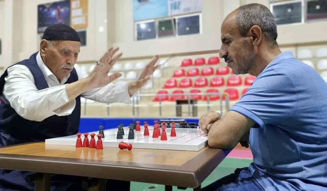 Muş'ta Uluslararası Dama Turnuvası Devam Ediyor