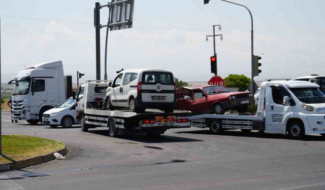 Niğde-Bor yolunda trafik kazası: 3 yaralı