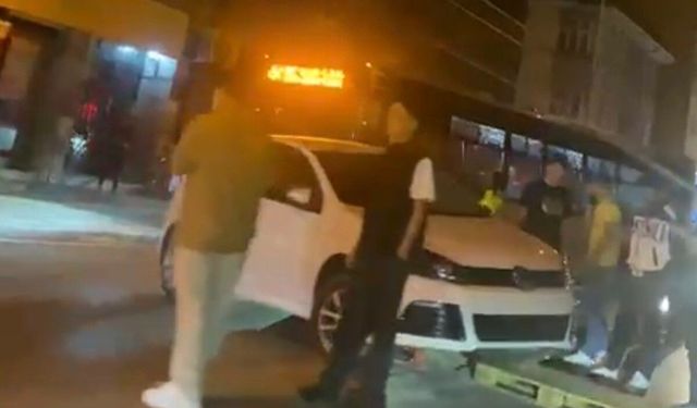 Otomobil Mantar Dubalarda Askıda Kaldı