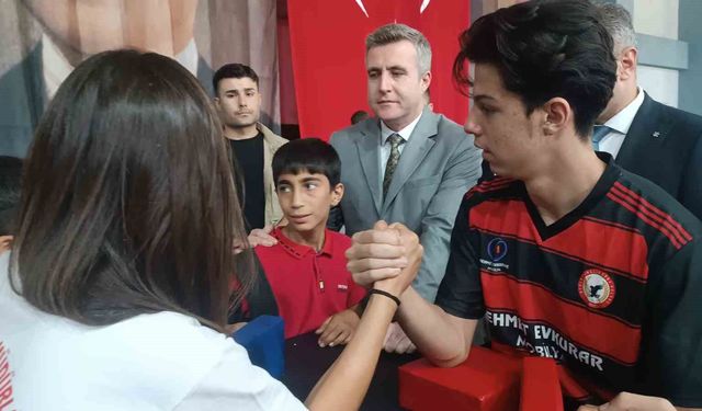 Özalp'ta Gençler İçin Spor Festivali Yapıldı