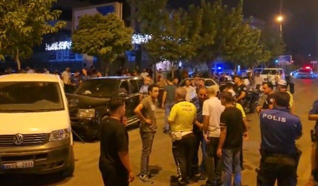 Polisin 'dur' ihtarına uymayan sürücü, park halindeki araçlara çarparak yakalandı