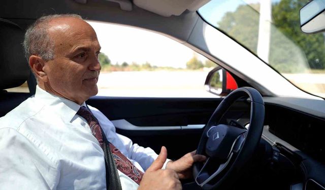 Projesinde çalıştı, hizmetlerini test etti