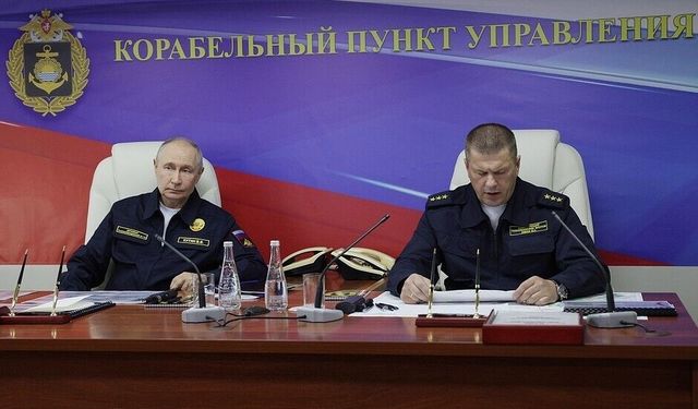 Putin, Varyag Kruvazörü'nü İnceledi ve Batı'ya Uyarıda Bulundu