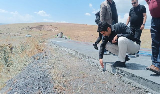 Sarıkamış'ta köy yolları için beton çalışmaları denetlendi