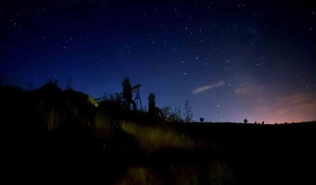 Şırnak'ta fotoğraf tutkunları yıldızların peşinde