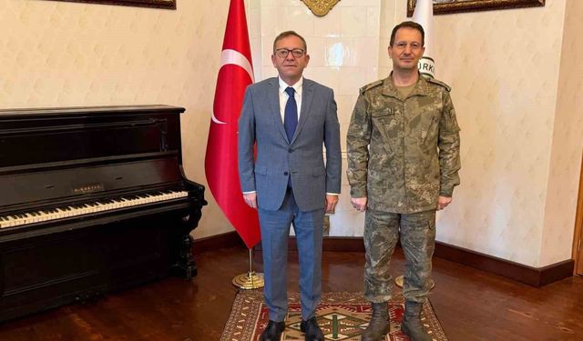 Tuğgeneral Kadir Çelik, Kars Valisi Ziya Polat'ı ziyaret etti