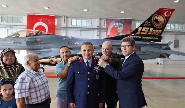 Türk Astronot Alper Gezeravcı Tuğgenerallik Rütbesiyle Onurlandı
