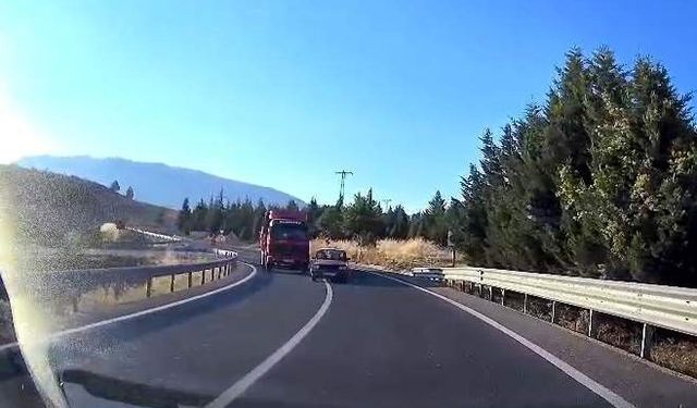 Virajda Hatalı Sollama Facianın Eşiğinden Döndü: Kafa Kafaya Çarpışma Saniyelerle Önlenebildi- Video