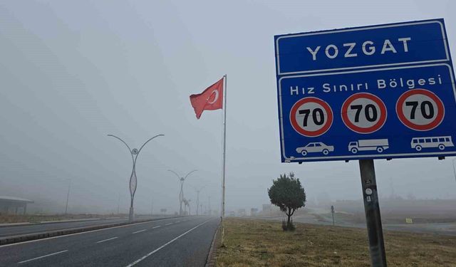 Yozgat'ta sis etkili oldu, görüş mesafesi yer yer 10 metreye düştü