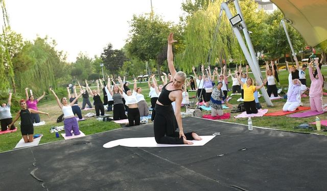 Yunusemre Belediyespor, kadınlar için yoga etkinliği düzenledi