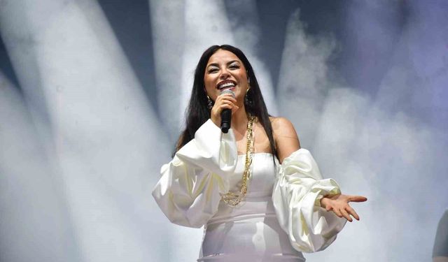 Zara, Karacasu Festivali'ne davet etti: 'Gümbür gümbür bir gece olacak'