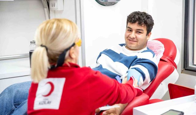 20 Yaşındaki Gençler, En Yüksek Kan Bağışı Oranına Sahip