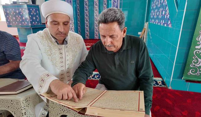 70 ve 65 Yaşında Kur'an-ı Kerim Öğrenen İki Arkadaşın Hikayesi