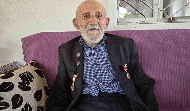 96 Yaşındaki Kore Gazisi Şevki Kanak, Anılarıyla Duygusal Anlar Yaşattı